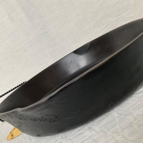 Vintage 🇨🇦 No. 8 Good Cheer 11” Cast Iron Skillet Frying Pan w/ Pour Spouts - Picture 8 of 12